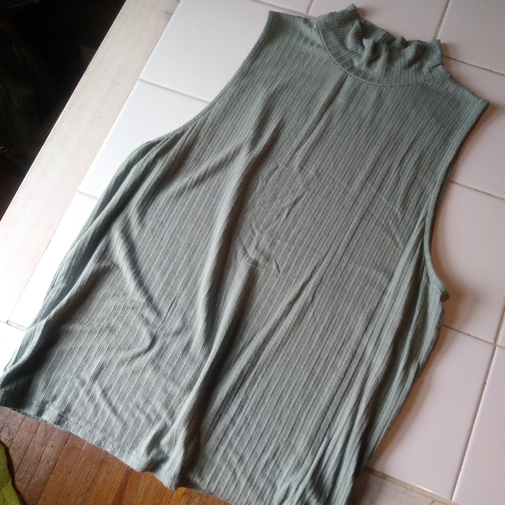 Worn once - American Eagle sleeveless